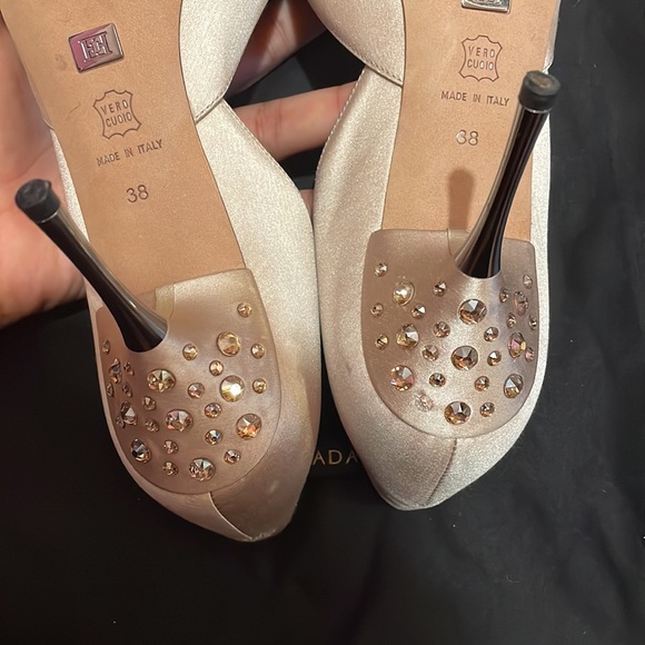 Escada Silk Beige/Skin jeweled pumps - Picture 6 of 6